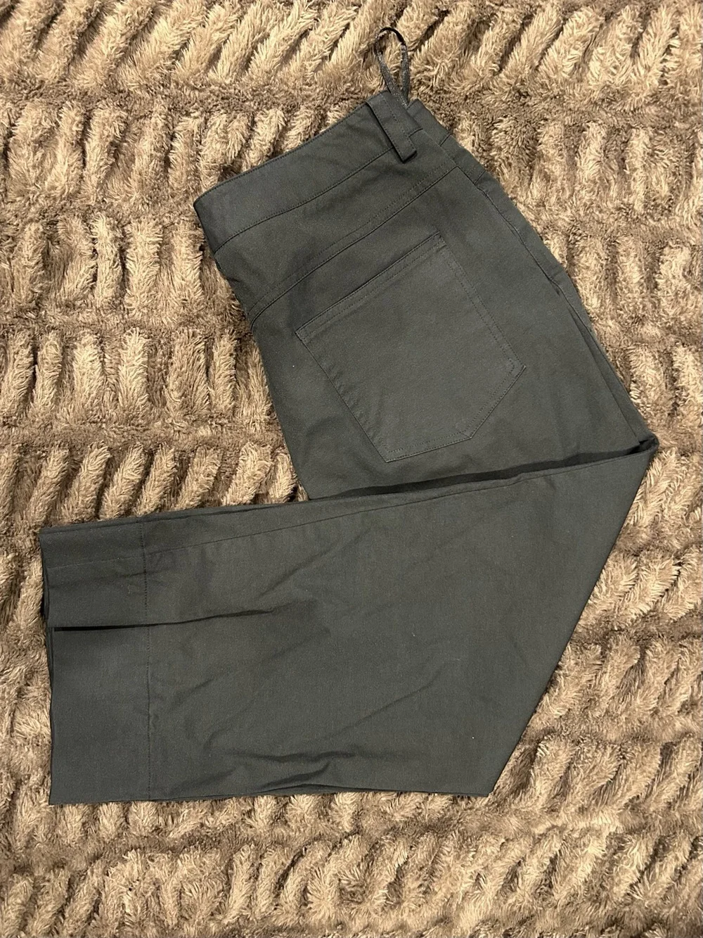 DKNY Women's Charcoal Straight-Leg Capris